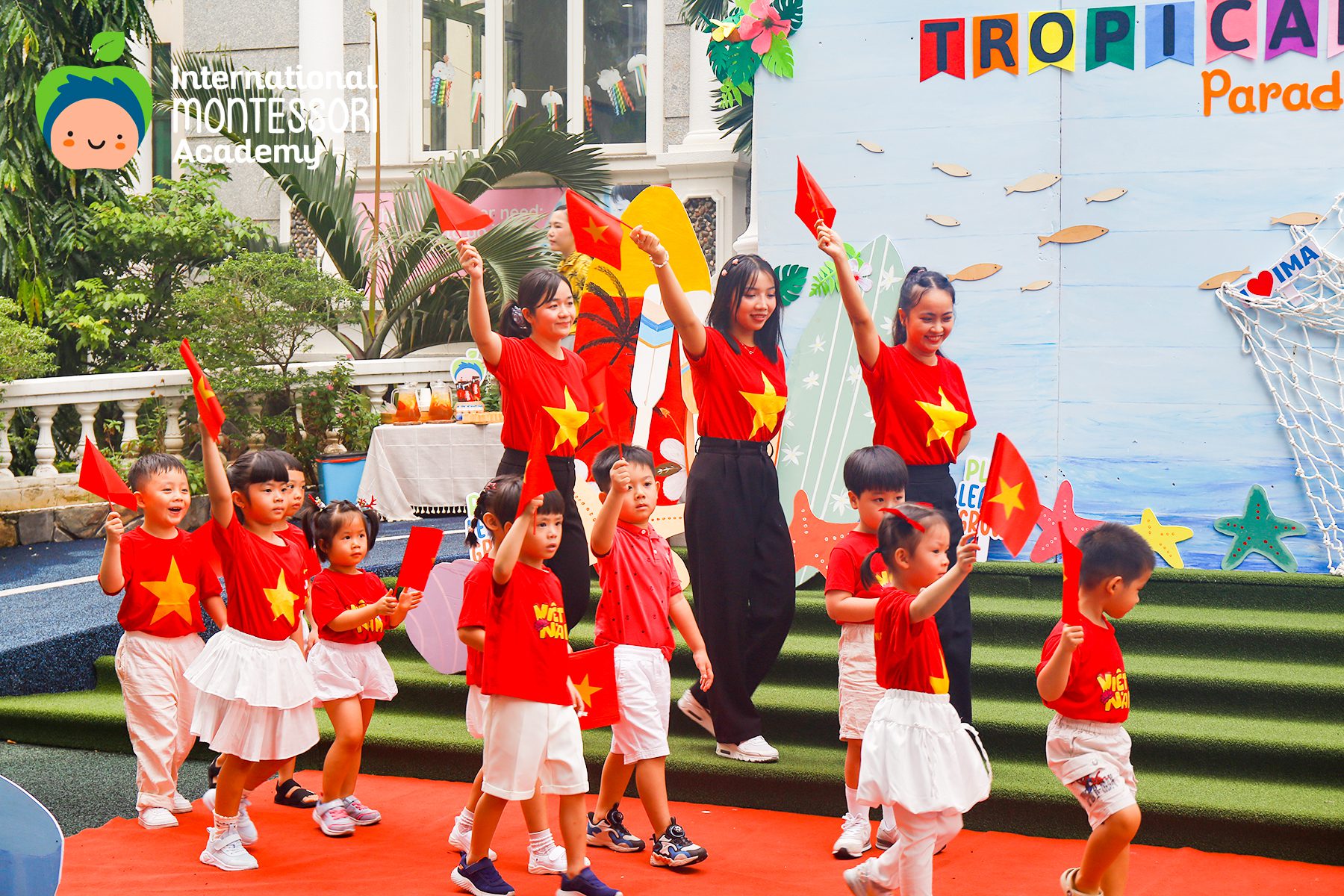 Tiết mục Việt Nam trong tôi của lớp Cherry